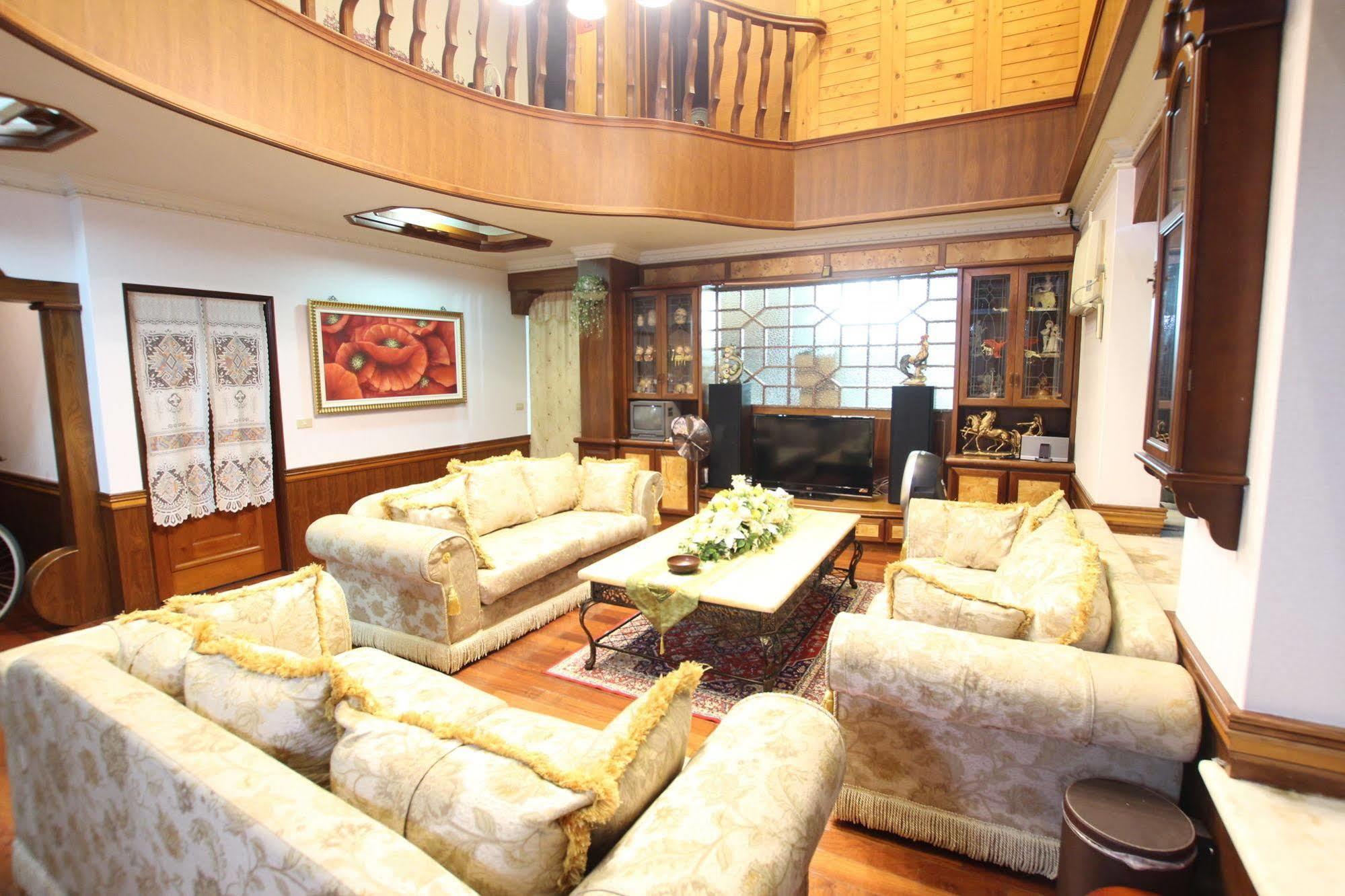 ไพน์ วิลลา Apartment หลัวตง ภายนอก รูปภาพ